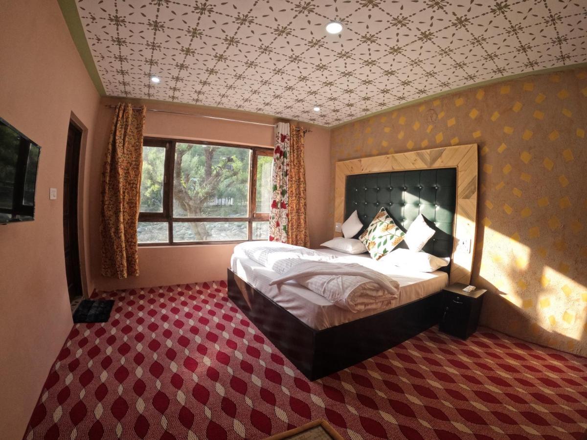 Hotel Seven Pahalgam Exterior photo